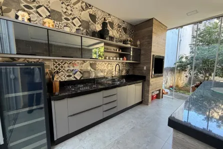 Sobrado com 3 Quartos à venda, 200m² no Cancelli, Cascavel