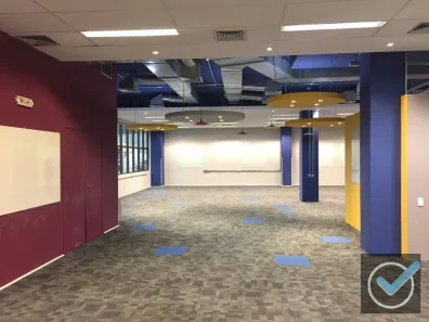 Sala Comercial para alugar, 640m² no Alphaville Industrial, Barueri