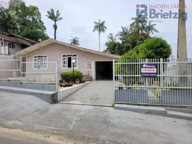 Casa com 3 Quartos à venda, 185m² no Bom Retiro, Joinville