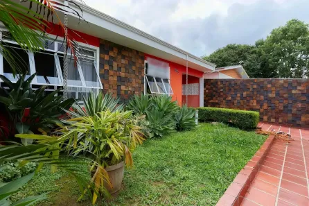 Casa com 4 Quartos à venda, 215m² no Boqueirão, Curitiba
