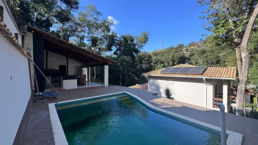 Casa com 4 Quartos à venda, 240m² no Nogueira, Petrópolis