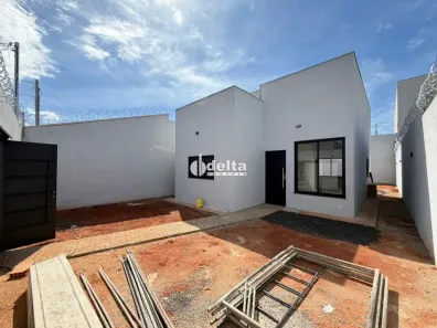 Casa com 3 Quartos à venda, 70m² no Laranjeiras, Uberlândia