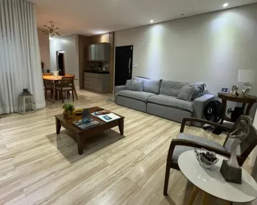 Casa com 3 Quartos à venda, 180m² no Jardim Inconfidência, Uberlândia