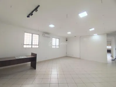Casa com 3 Quartos para alugar, 200m² no Vila Industrial, Campinas