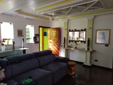 Casa com 3 Quartos à venda, 247m² no Jardim Pinheiros, São Paulo