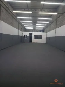 Galpão/Depósito/Armazém à venda, 225m² no Jardim Santo Estêvão, Carapicuíba