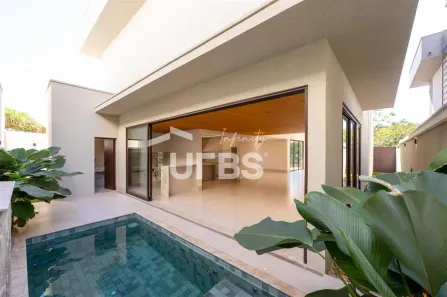 Casa de Condomínio com 3 Quartos à venda, 264m² no Jardins Capri, Senador Canedo
