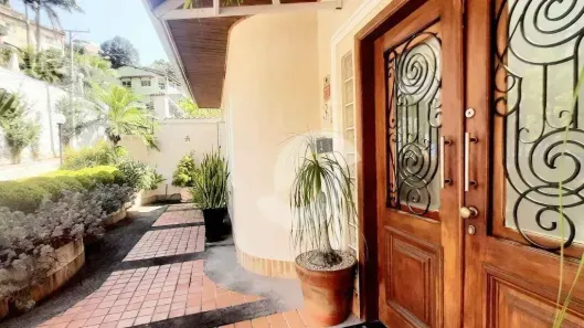 Casa com 5 Quartos à venda, 412m² no Charitas, Niterói