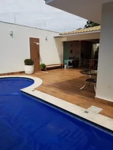 Casa com 3 Quartos à venda, 250m² no Jardim Inconfidência, Uberlândia