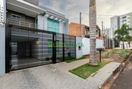 Sobrado com 3 Quartos à venda, 179m² no Jardim Petrópolis, Maringá