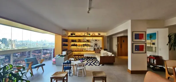 Apartamento com 3 Quartos à venda, 185m² no Vila Nova Conceição, São Paulo