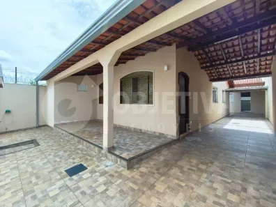 Casa com 3 Quartos para alugar, 161m² no Cidade Jardim, Uberlândia