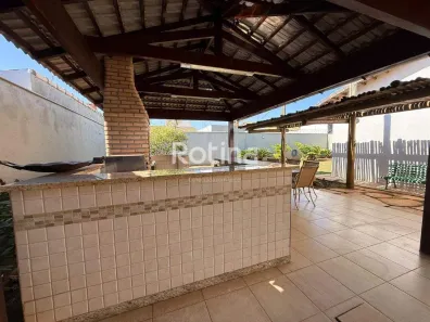 Casa com 3 Quartos à venda, 343m² no Jardim Karaíba, Uberlândia