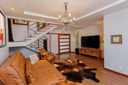 Sobrado com 3 Quartos à venda, 222m² no Jarivatuba, Joinville