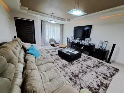 Sobrado com 4 Quartos à venda, 210m² no Vila Guiomar, Santo André