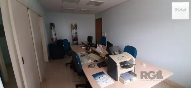 Sala Comercial à venda, 37m² no Floresta, Porto Alegre