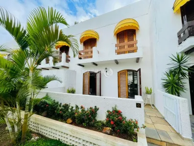 Casa de Condomínio com 3 Quartos à venda, 185m² no Enseada, Guarujá
