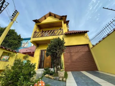 Casa com 3 Quartos à venda, 165m² no Medianeira, Porto Alegre