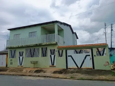 Casa com 8 Quartos à venda, 400m² no Vila Vicentina, Brasília