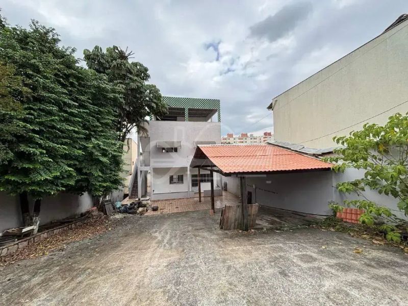 Casa com 3 quartos — Planalto, Belo Horizonte
