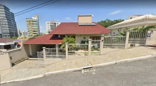 Casa com 4 Quartos à venda, 480m² no Centro I, Brusque