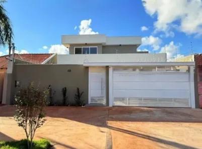 Sobrado com 3 Quartos à venda, 240m² no Coronel Antonino, Campo Grande