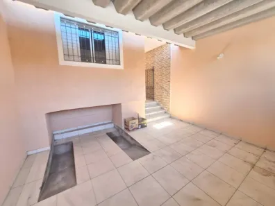 Casa com 3 Quartos para alugar, 140m² no Jardim Trussardi, São Paulo