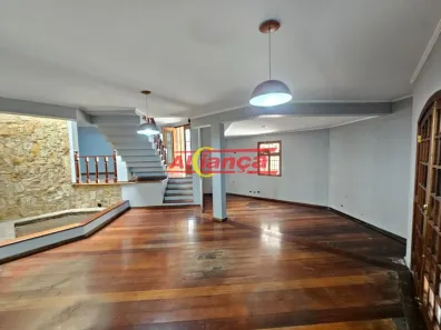 Sobrado com 4 Quartos para alugar, 320m² no Jardim Santa Mena, Guarulhos