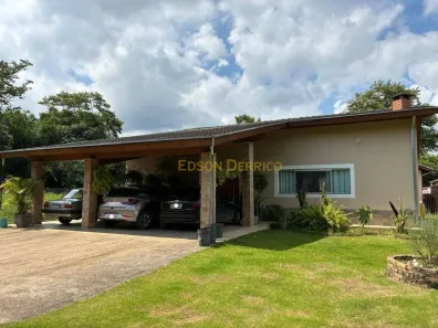 Fazenda/Sítio com 3 Quartos para alugar, 176m² no Bom Sucesso, Pindamonhangaba