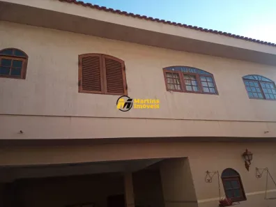 Casa com 3 Quartos para alugar, 250m² no Presidente Altino, Osasco