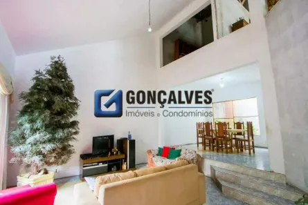 Sobrado com 6 Quartos para alugar, 400m² no Campestre, Santo André