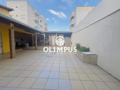 Casa com 3 Quartos à venda, 257m² no Santa Mônica, Uberlândia