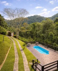 Casa com 5 Quartos para venda ou aluguel, 1200m² no Itaipava, Petrópolis