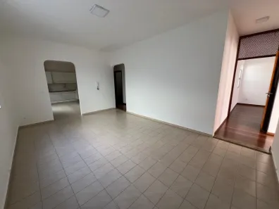 Casa com 3 Quartos à venda, 211m² no Santa Mônica, Uberlândia