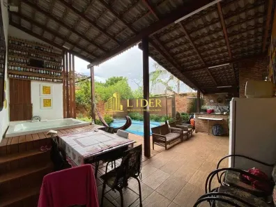 Casa com 3 Quartos para alugar, 229m² no Santa Luzia, Uberlândia