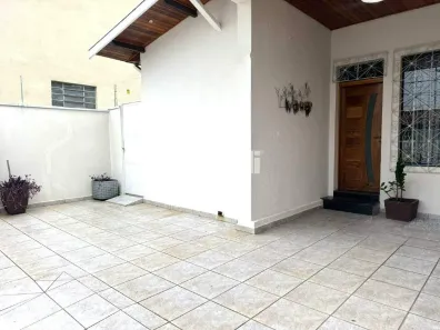 Casa com 3 Quartos à venda, 137m² no Centro, Taubaté