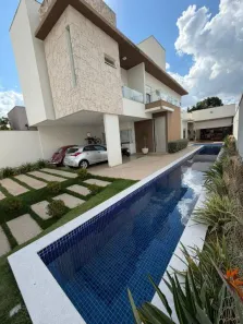 Sobrado com 4 Quartos à venda, 282m² no Jardim Karaíba, Uberlândia