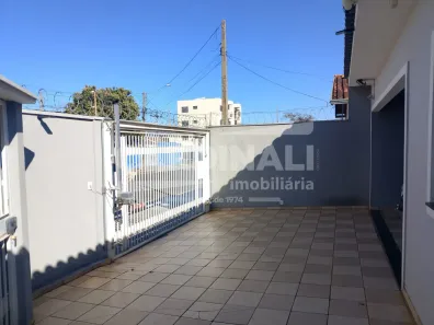 Casa com 3 Quartos à venda, 168m² no Jardim Celiamar, Araraquara