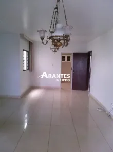 Prédio Comercial com 6 Quartos à venda, 390m² no Santa Mônica, Uberlândia