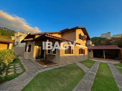 Casa com 4 Quartos para alugar, 250m² no Canasvieiras, Florianópolis