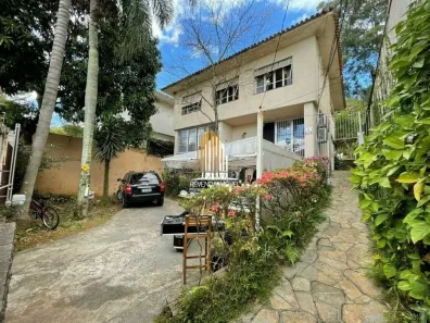 Casa com 4 Quartos à venda, 490m² no Pacaembu, São Paulo