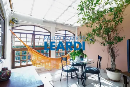 Casa com 4 Quartos à venda, 237m² no Jardim Petrópolis, São Paulo