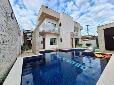 Casa com 4 Quartos à venda, 208m² no Lagoa, Macaé