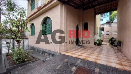 Casa de Condomínio com 3 Quartos à venda, 197m² no Vila Valqueire, Rio de Janeiro