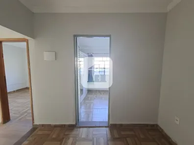 Sobrado com 2 Quartos para alugar, 100m² no Centro, Uberlândia
