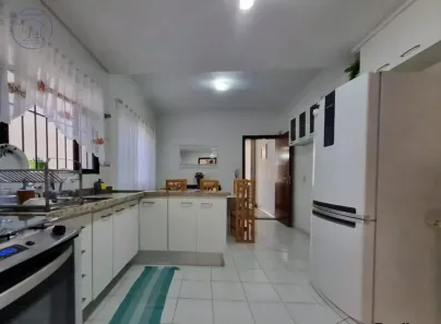 Sobrado com 3 Quartos à venda, 137m² no Jardim D'Abril, Osasco