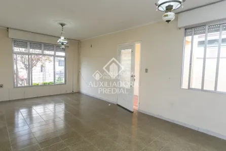Casa com 3 Quartos à venda, 150m² no Santa Maria Goretti, Porto Alegre