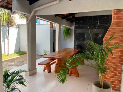 Casa com 3 Quartos à venda, 236m² no Vila Rosa, Goiânia