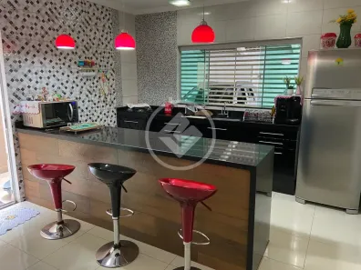 Casa com 3 Quartos à venda, 198m² no Segismundo Pereira, Uberlândia