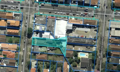 Lote/Terreno à venda, 782m² no Hugo Lange, Curitiba